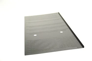 Výstupní perforovaný plech