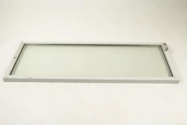 Puerta de cristal con bisagra a la derecha