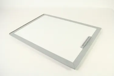 Tapa maciza inferior con cerradura