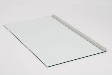 Front Curved Glass 1.0m (900 x 525)