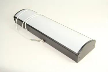 Cobertura superior em forma de D preta