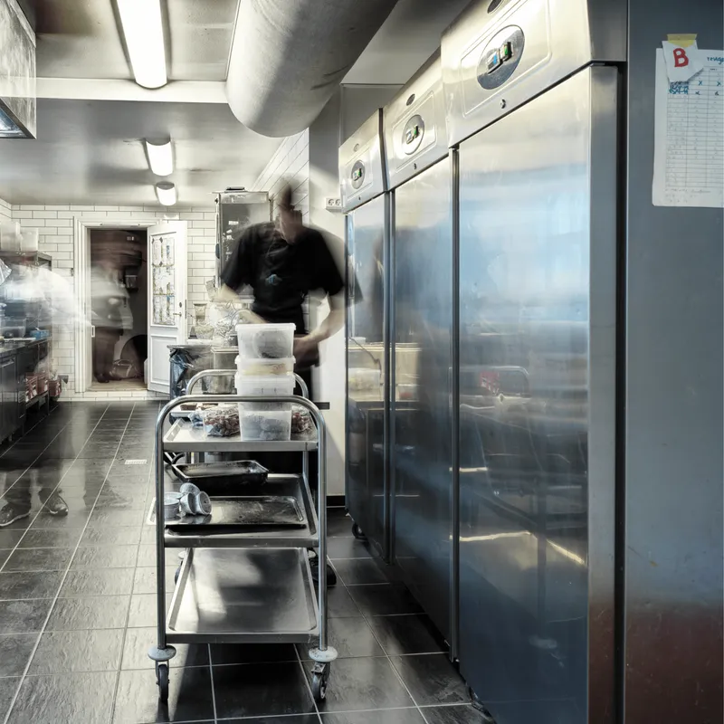 Mrazicí skříně plné dveře